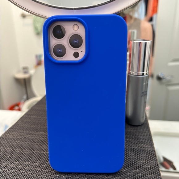 iPhone silicone 12 or 13 Pro Max Case - Picture 4 of 12